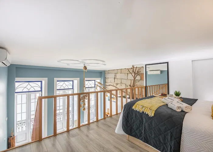 Host Wise - Deluxe Spacious Flats W Mezzanine