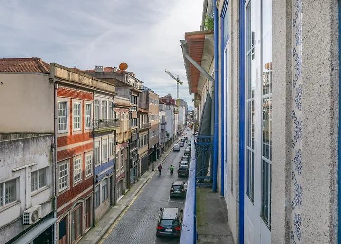 Host Wise - Deluxe Spacious Flats W Mezzanine