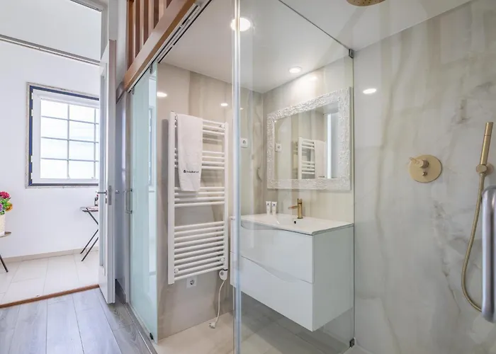 Appartement Host Wise - Deluxe Spacious Flats W Mezzanine Porto