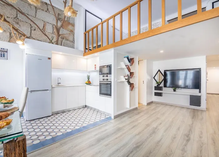 Host Wise - Deluxe Spacious Flats W Mezzanine *