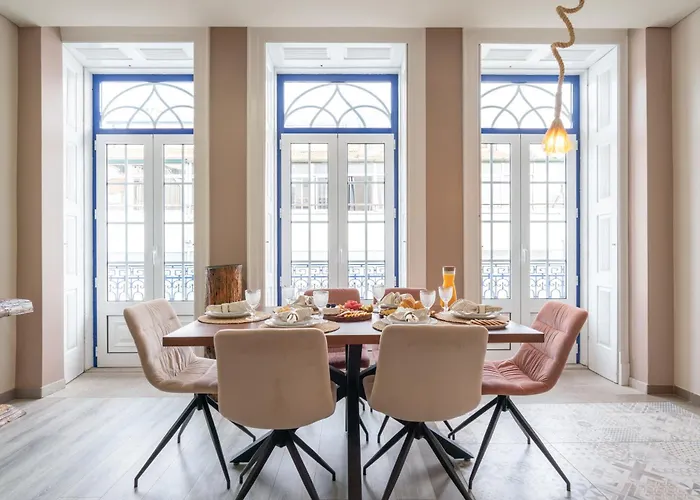 Host Wise - Deluxe Spacious Flats W Mezzanine