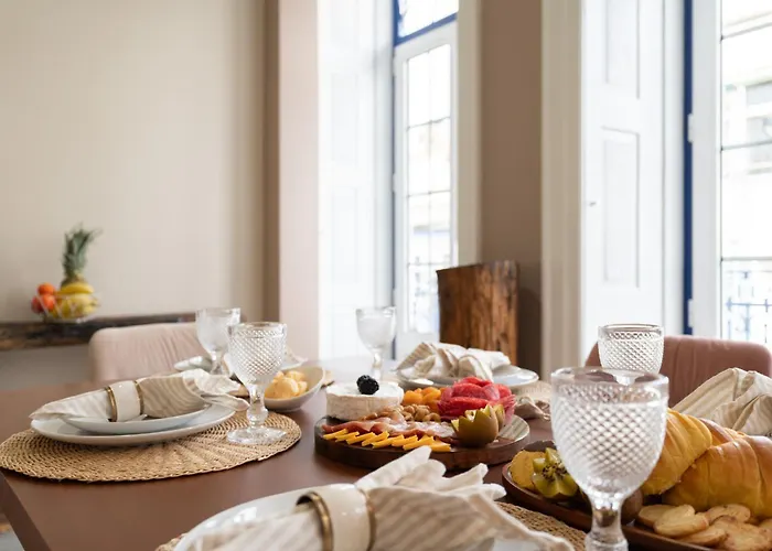 Host Wise - Deluxe Spacious Flats W Mezzanine