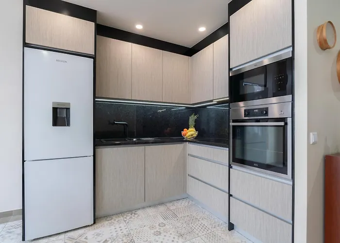 Host Wise - Deluxe Spacious Flats W Mezzanine *